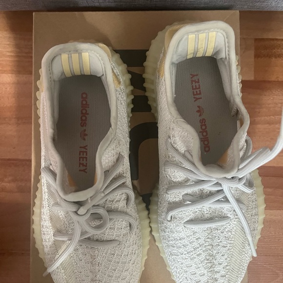 2021 Yeezy Boost 350 V2 ‘Light’ main image 7